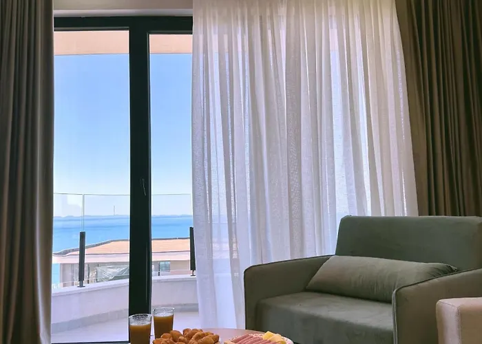 Marina Luxury アパート